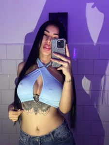 little face that makes you fall in love de bell_Alice Foto 3