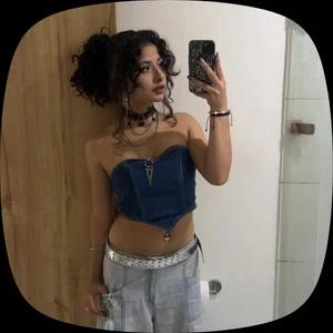 Casual photos, but with a little bit of my charm for you 💕 de Jullzz__  Imagens