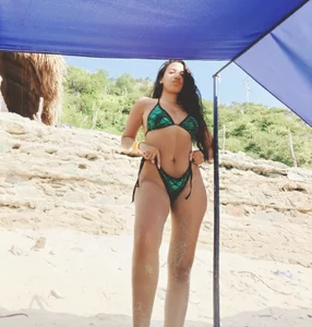 SallyWhitee Public Pic 2