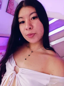 zoe_velvet_ 🩷Do you like how I look?🩷 รูป  2