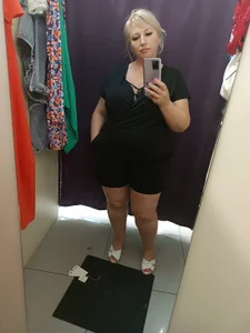 urakraus Sexy milf Pic 3