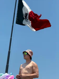 victor_vixen ON VACATIONS Billede 5