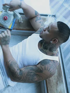 zaiin_dieselのsmoking this beautiful view 🕷️の 6枚の写真