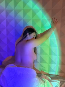 BellaRose_X between sheets Poză 5