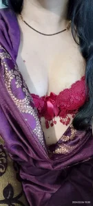 Foto desnuda de modelpoonam 2