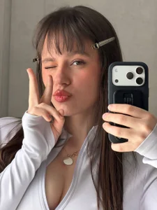 CassieBlum Public slika 6