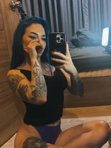 sweatslisa Public Pic 8