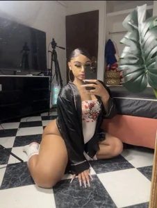 🖤 de Mia_Jansen  5 photos