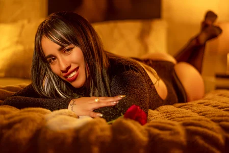 monserrat_towers Be my Rose Pic 3