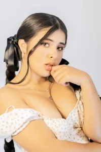 Public de michell_petty01  2 Imagens