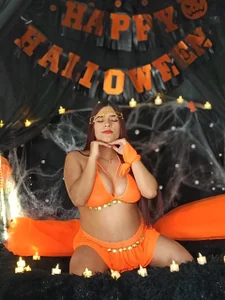 CataleyaHot_132 halloween 2025 arabe Pic 2