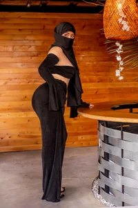 fatiima_ “Where the gaze speaks louder than the skin🔥🥵 Billede 3