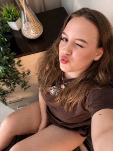 MissBadTiming A little closer Bilde 4
