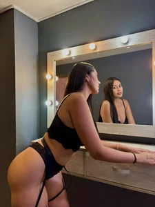 AmbarJames_ Make me yours Foto 2