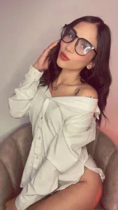 sophie_pariss 💗💗🤍🤍 Pic 7