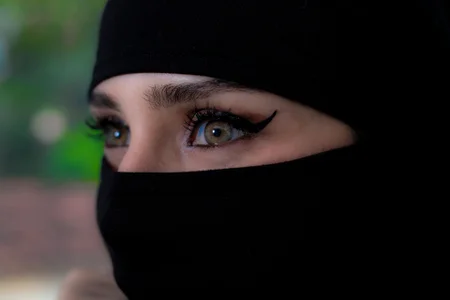 rawiya You like how I look Bilde 8