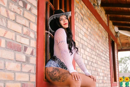 AbrilCollins Your Sexy Cowgirl Pic 2