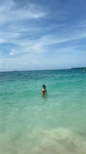 Happy on the beach od sarayu-  3 snímek