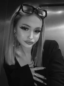 KarinaBroks publication Pic