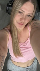 Stefany_Bloserful Public Pic 2