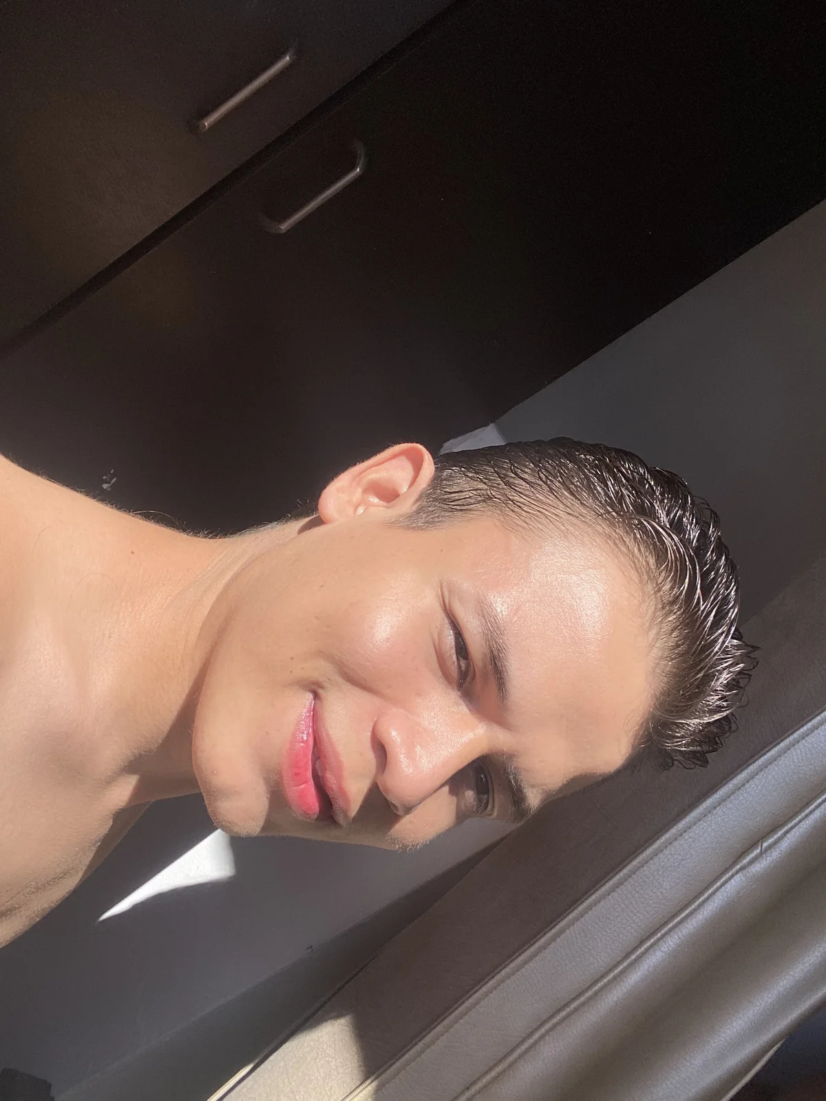 Трендове зображення  1940 _Leo_Boy
