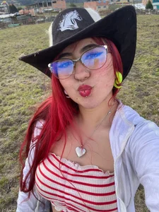 larissa01_ Cowgirl Pic