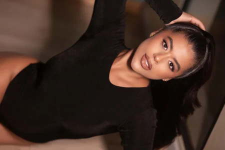 MelissaWaltton Black side 🖤 Pic 3