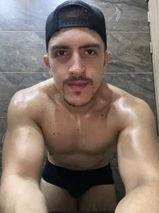 ALANNFERRER My muscles full of oil Hình