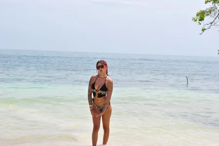 CelesteRhoades Sun and beach👅 Pic 7