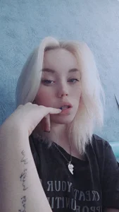 Jenny_Couple Public Pic 8