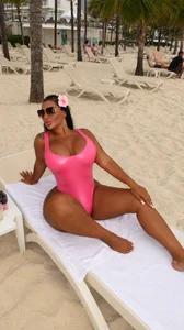 BIGBOOTYELLIEXXX Public Pic 4