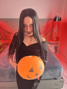 _blowjob_queen Vampire party Pic 2