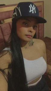 EmmaEbony_ I know exactly what you’re thinking… and I love it 😏🔥” Pic 3