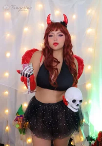 destiny_boobsのINFERNAL GODDESS 😈の 4枚の写真