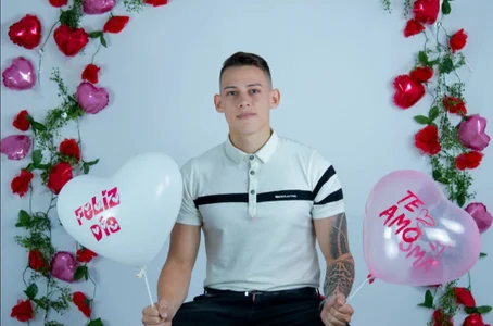 Muscle_King_Cumのvalentines dayvalentines dayの 2枚の写真