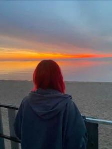_Ava_Sky_ Public Foto