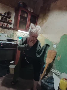 EllieLovee playing woman Foto 2