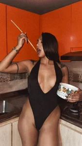 Sara_Greey fun in the kitchen ☕  7টি ছবি