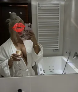 emiliafrancaise 😈 Pic 2