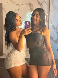 ABBY AND KHLOE 🔥🥳 od dirtyplayfantasies  3 snímek