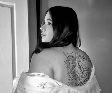 Mia_R0ss Me🖤🤍  2টি ছবি