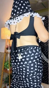 Sari pose