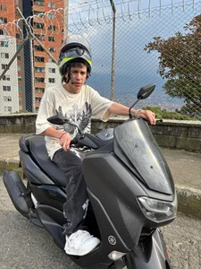 Maxxx_bigcockx: Public ( 2 фото)