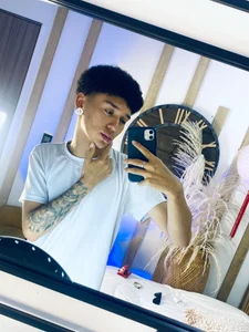 David_Banks_ More of me . fénykép