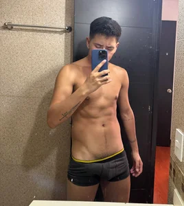 adrik_cano__ PHOTOS IN THE MIRROR Foto 7