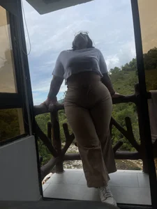 Scarlett_grey1 Public Pic 7