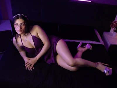 Rapunzeell_ I feel like a goddess 💜 Immagine  5