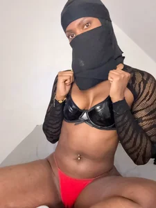 KiaraAmara Public Hình 4