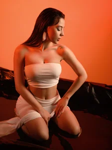 Alice_Deleon: Wet and Sexy ( 6 фото)