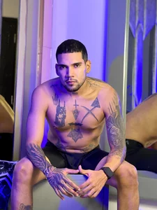 Hassan_GoldDick sensual and seductive Kuva 3